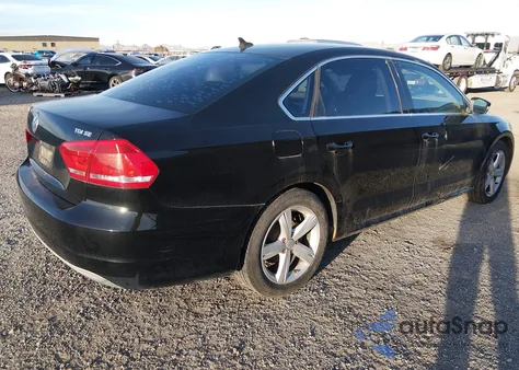 2013 Volkswagen Passat 2.0L Tdi Se z USA, uszkodzony, nr VIN 1VWBN7A30DC106638